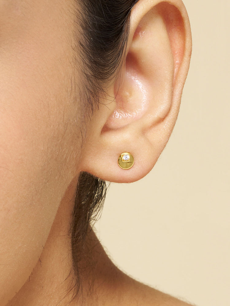 Solitare Disc Stud Earrings