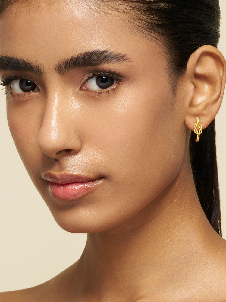 Figure 8 Knot Stud Earrings