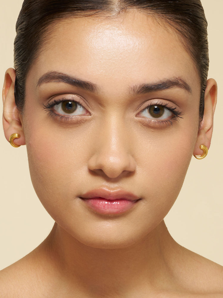 Sol Wave Stud Earrings