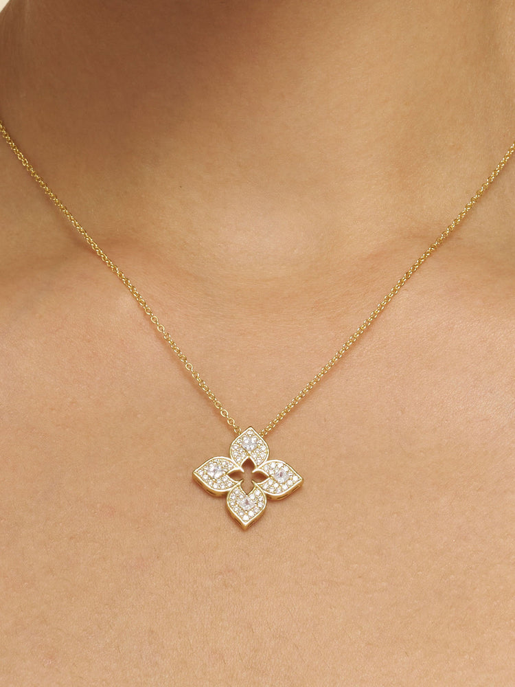 Lustre Clover Necklace