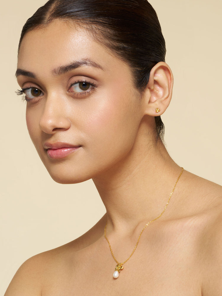 Belle Bow Pearl Necklace