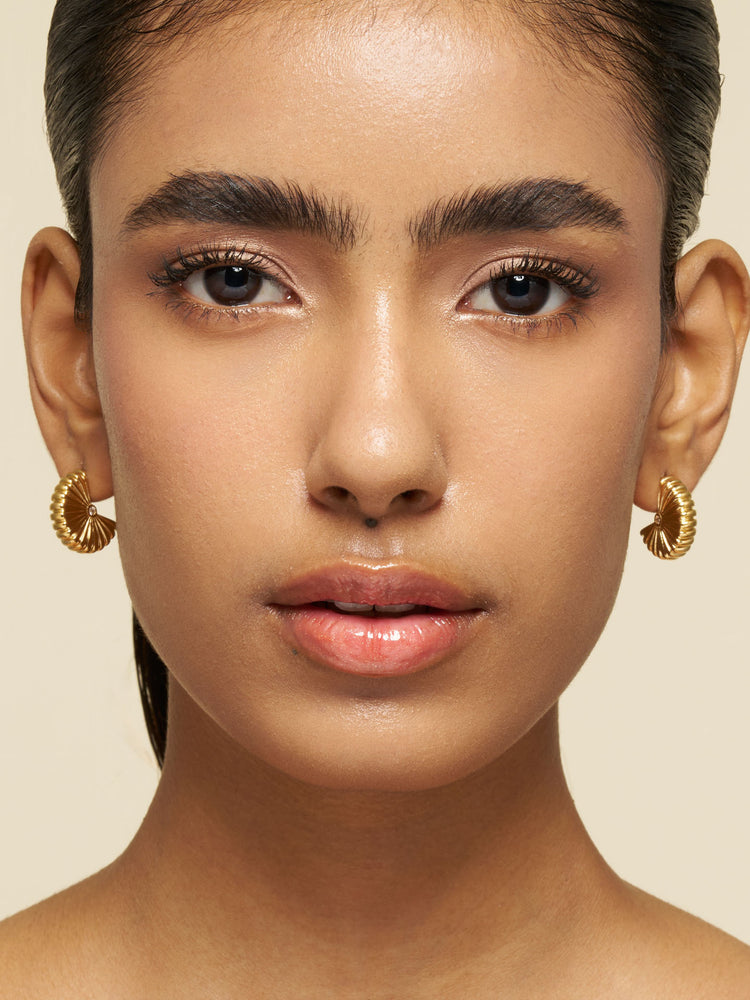 Scallop with Czech Diamond Earrings Gold