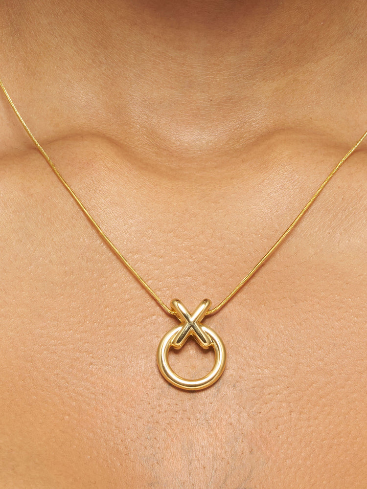 Xs & Os Pendant Necklace Gold