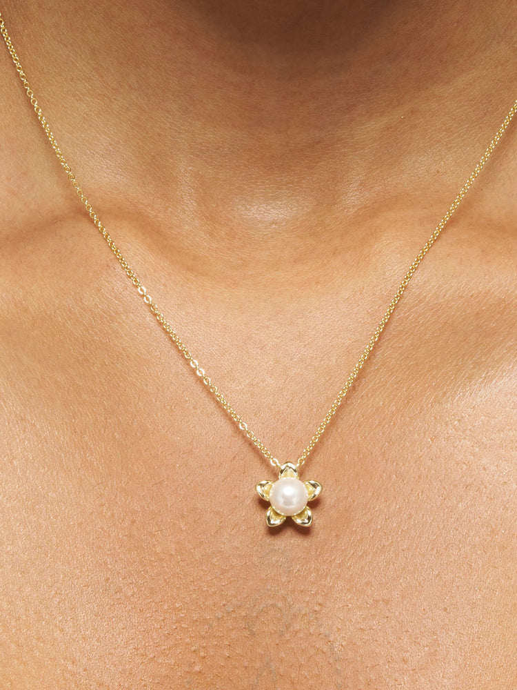 Blooming Pearl Necklace