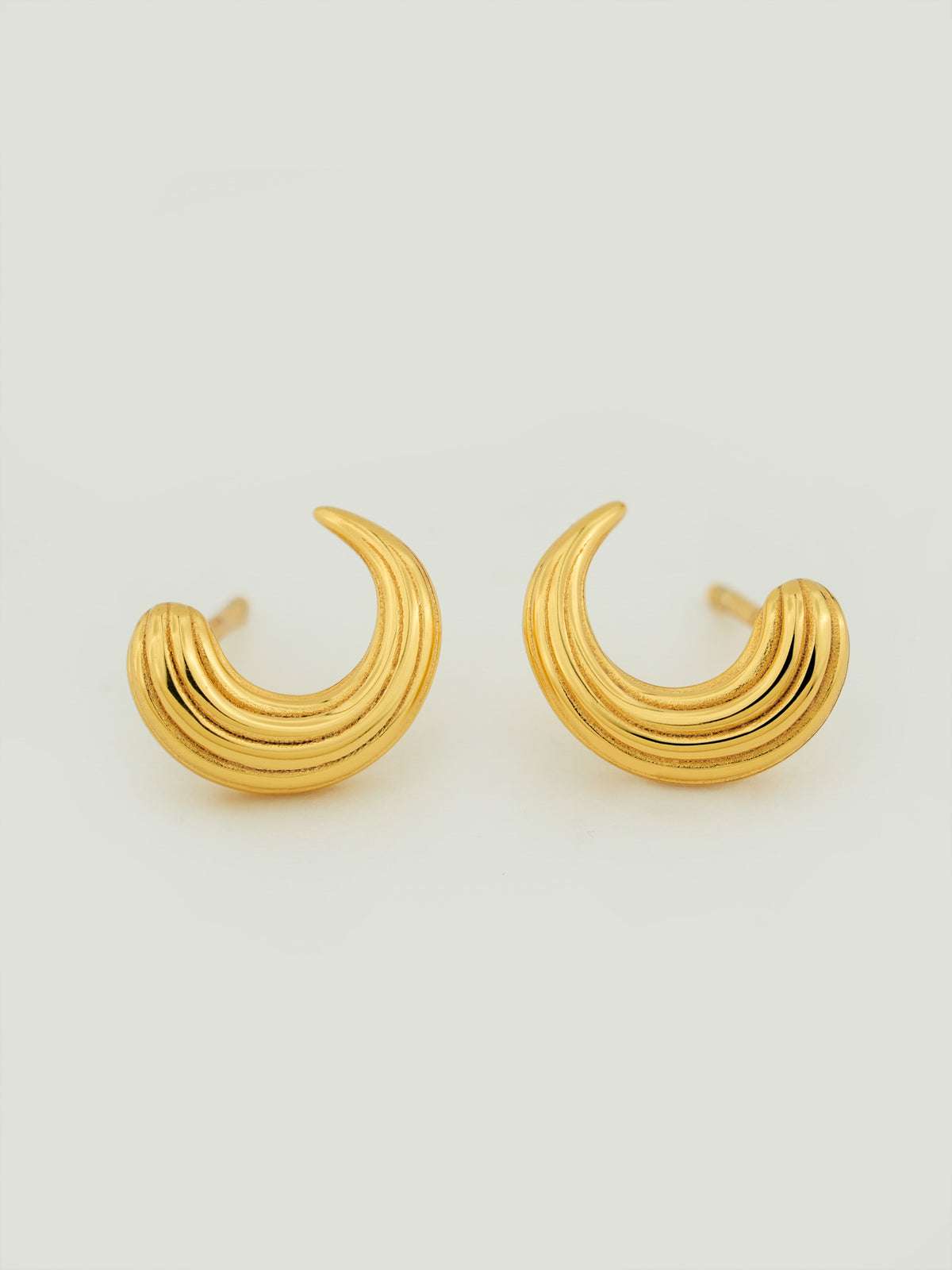 Sol Wave Stud Earrings