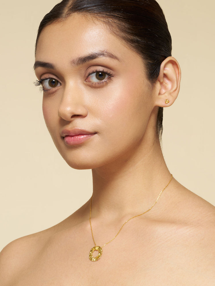 Gilded Ripple Circle Pendant Necklace