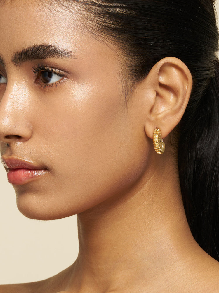 Scallop with Czech Diamond Earrings Gold