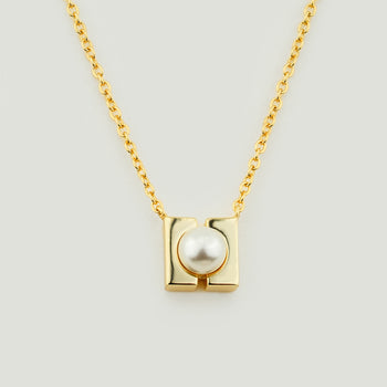 Modern Muse Pearl Necklace
