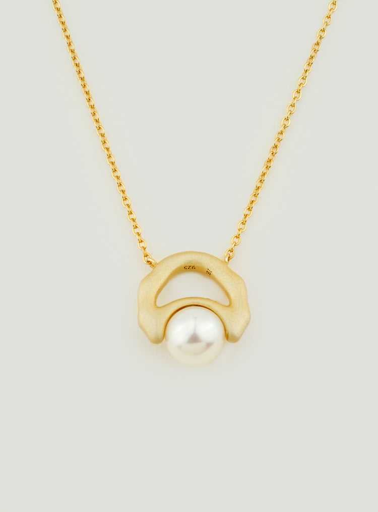 Horizon Pearl Necklace