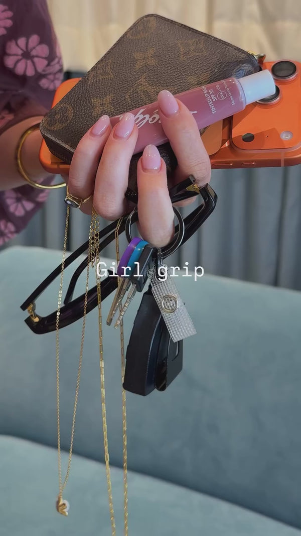 Blooming Pearl Necklace held with everyday essentials in an Indalia Reel